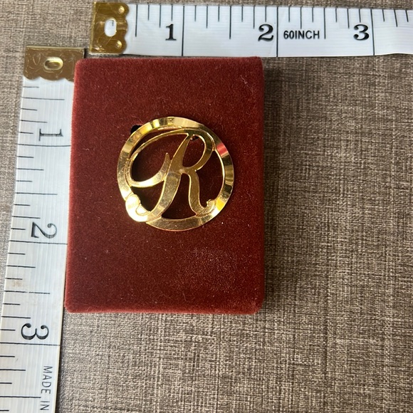 R Pin Vintage - Picture 3 of 5